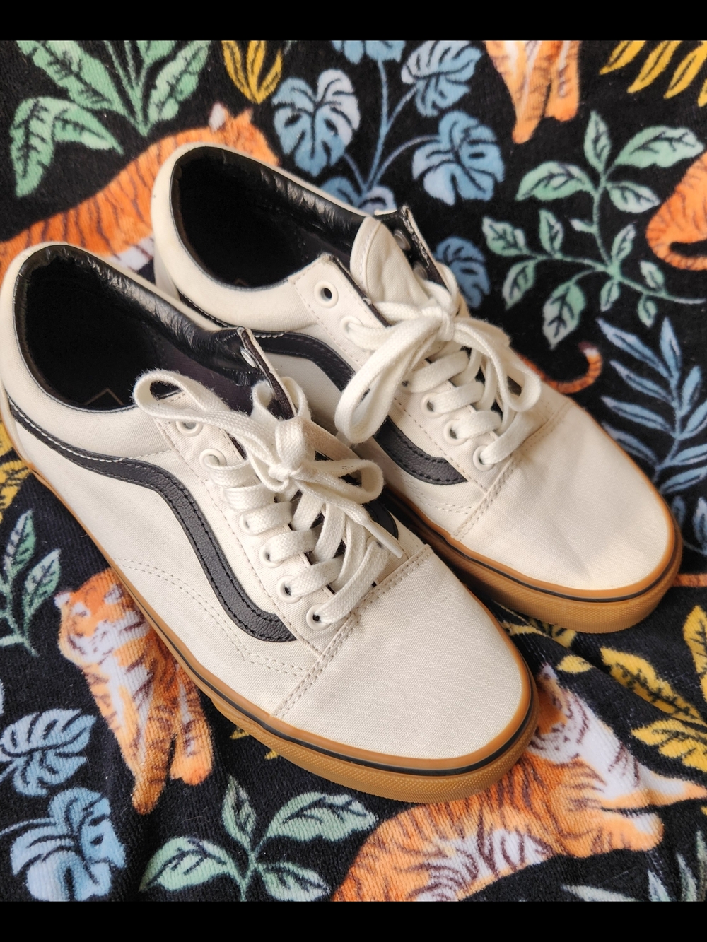 Vans Cream Canvas Gum Sole Mens Size 7.5, Womens 9